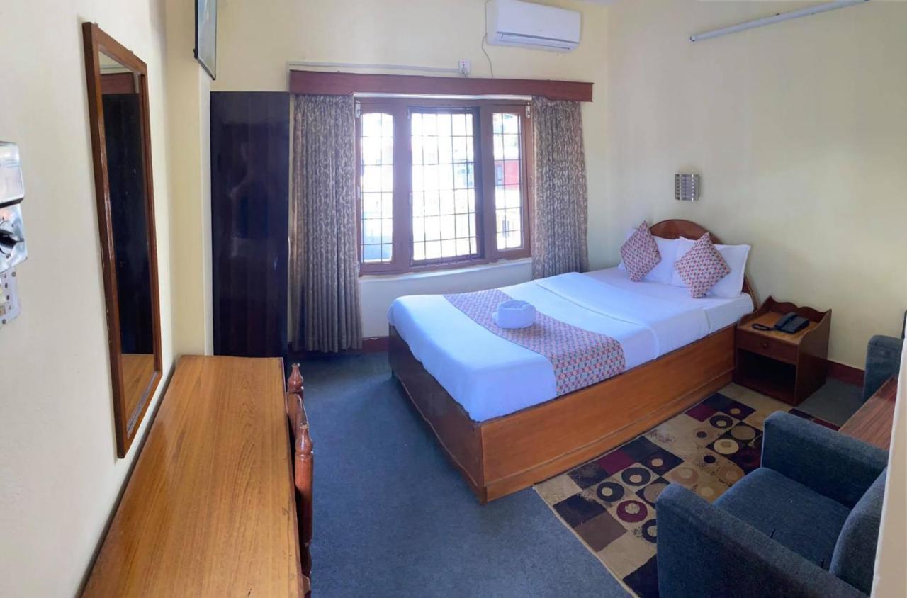 Hotel Blue Magnet Pokhara Exteriör bild