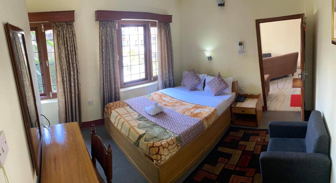 Hotel Blue Magnet Pokhara Exteriör bild