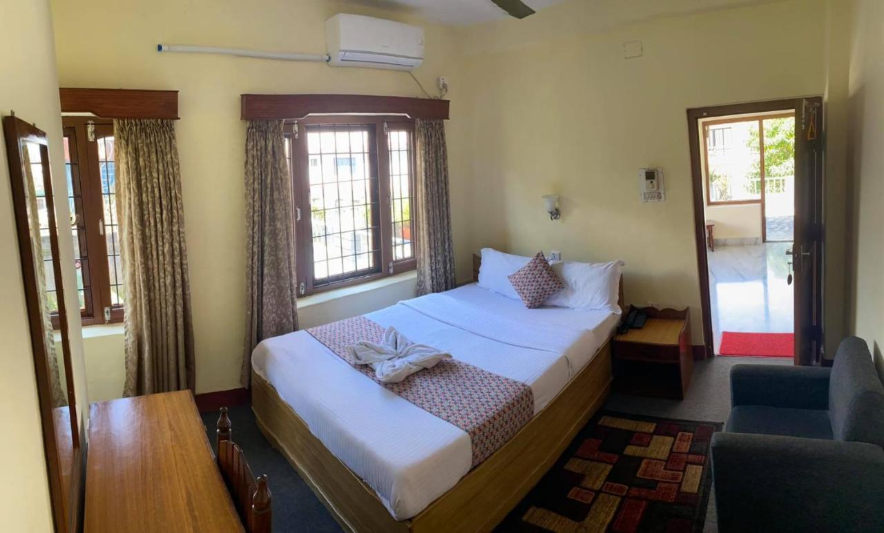 Hotel Blue Magnet Pokhara Exteriör bild