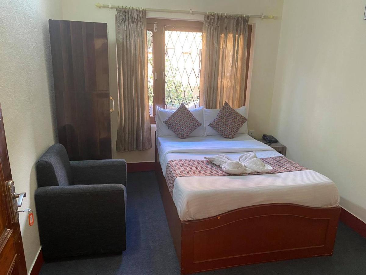 Hotel Blue Magnet Pokhara Exteriör bild