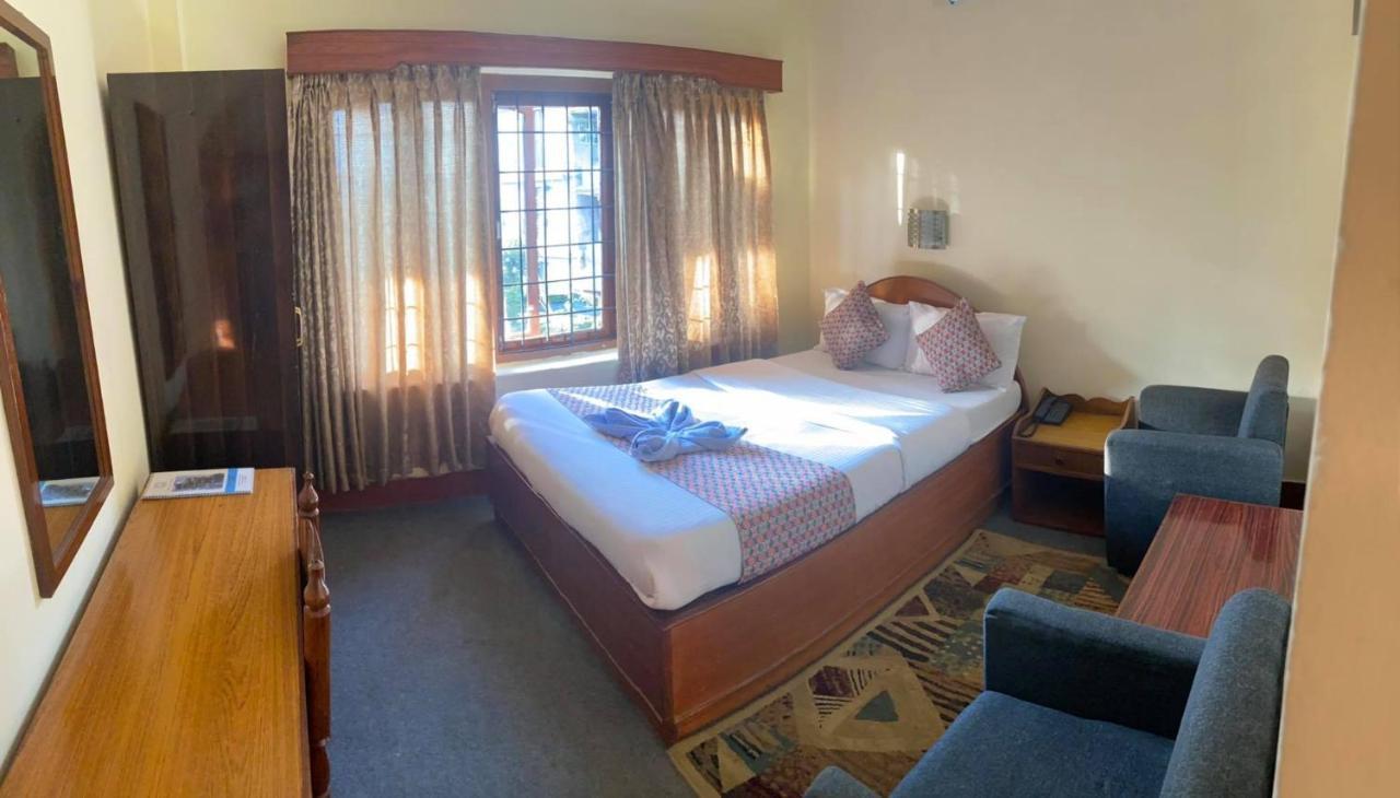Hotel Blue Magnet Pokhara Exteriör bild