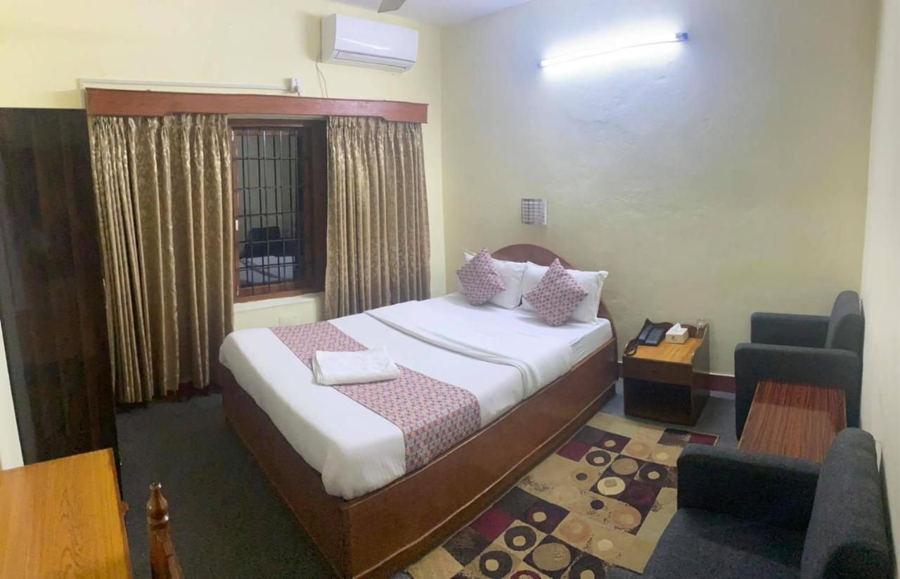 Hotel Blue Magnet Pokhara Exteriör bild